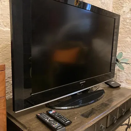 Апартаменты Charming Townhouse In Steps From Promenade And Ferry *