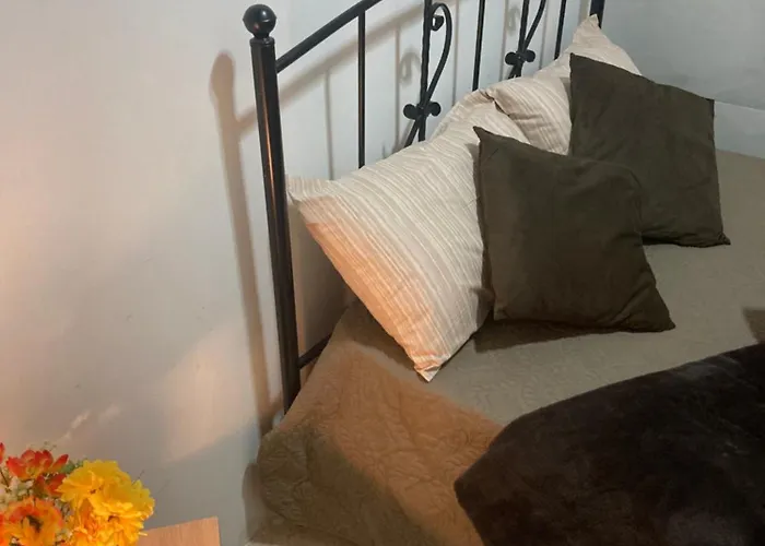 Charming Townhouse In Steps From Promenade And Ferry * Sliema