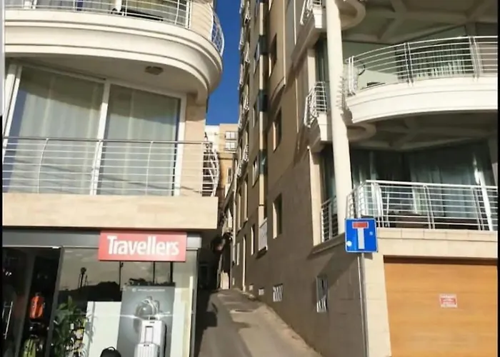 Charming Townhouse In Steps From Promenade And Ferry Sliema