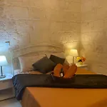 Charming Townhouse In Steps From Promenade And Ferry